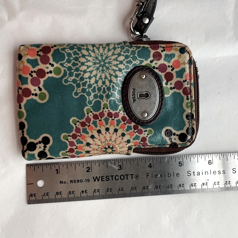 Fossil Key-Per wristlet wallet colorful oilcloth & detachable strap - Picture 8 of 11